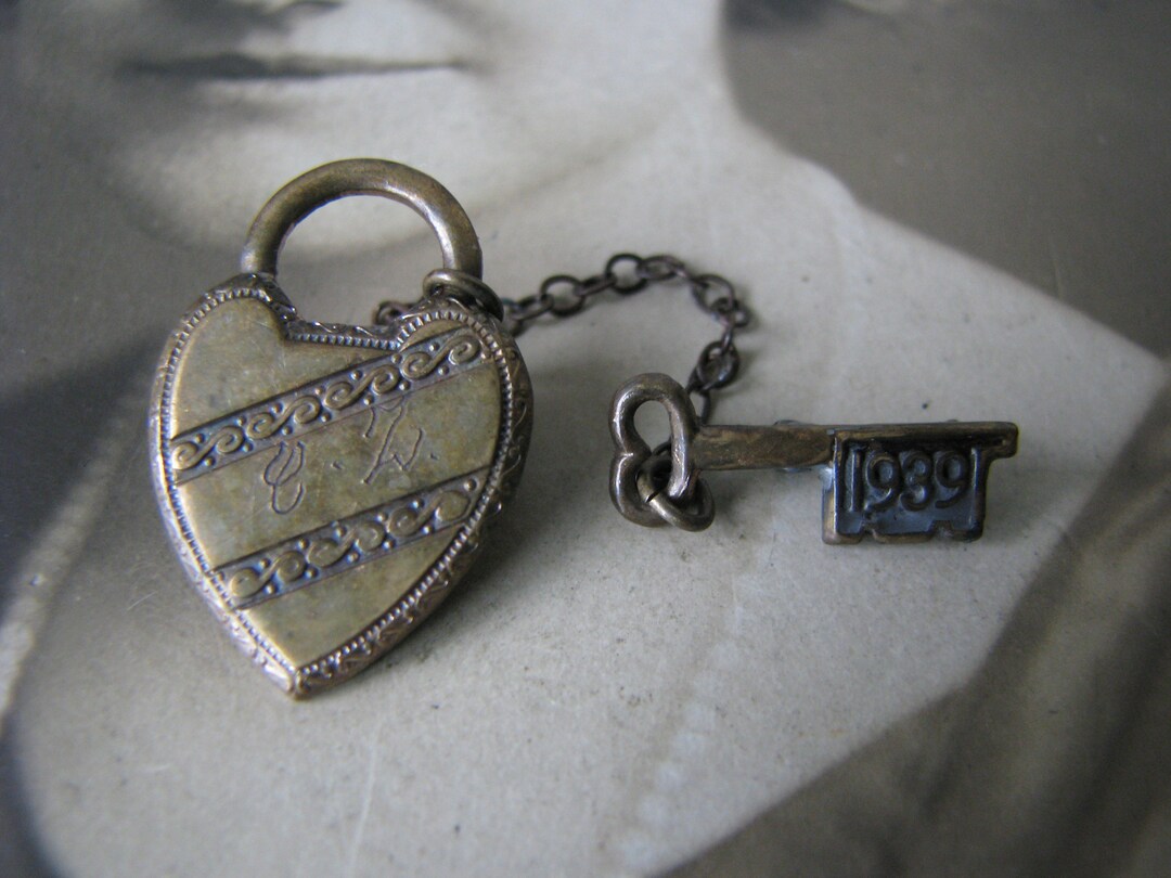 Vintage Bronze Sweetheart Pin, 1939 Key, Love Token - Etsy