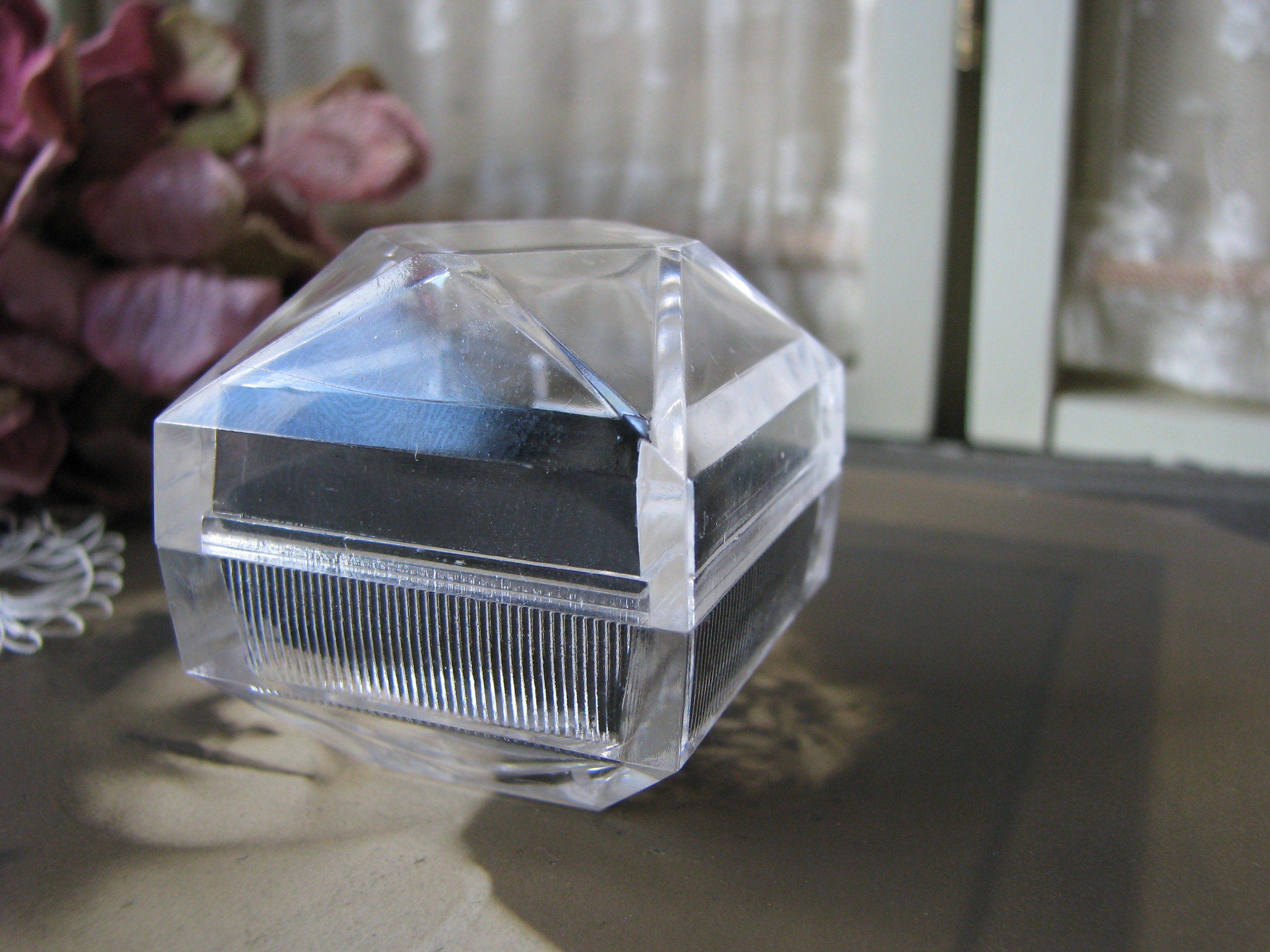 米国　Vintage Floral Design Lucite Ring Box Vintage Lucite Flower Bubble Ring Dried Flowers Glitter