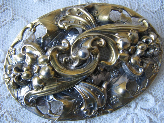 Antique Art Nouveau Brooch, Antique Floral Repous… - image 4