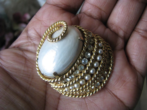 Vintage Corocraft Brooch, Vintage Pearl Brooch, V… - image 3