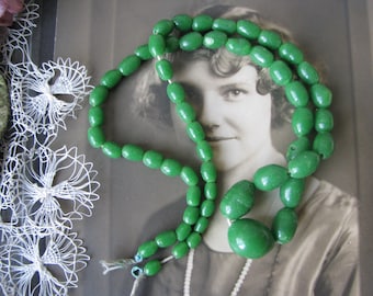 Antique Faux Jade Glass Bead Necklace, Chinese Pecking Style
