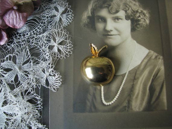 Vintage Teacher's Apple Pin, Vintage Golden Apple