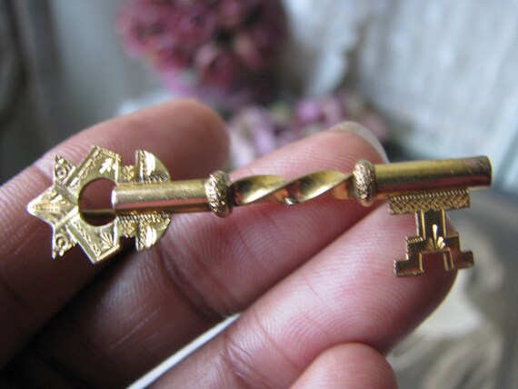 Antique Gold Filled Key Brooch, Victorian Key Bro… - image 4
