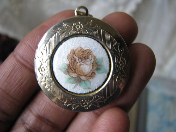 Gifts for Brides, Vintage Guilloche Locket,  Guil… - image 5
