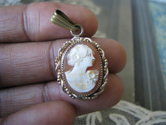 Antique Cameo Pendant, Shell Cameo Pendant, Gold … - image 2