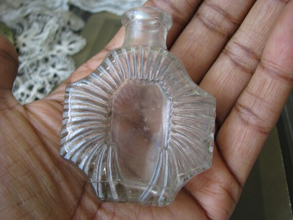 Antique Perfume Bottle, Antique Molded Glass Bott… - image 8