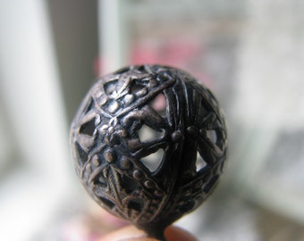 Antique Filigree Button, Antique Openwork Button, Victorian Filigree Button, Victorian Brass Button, Round Button, Antique Sewing Notions,