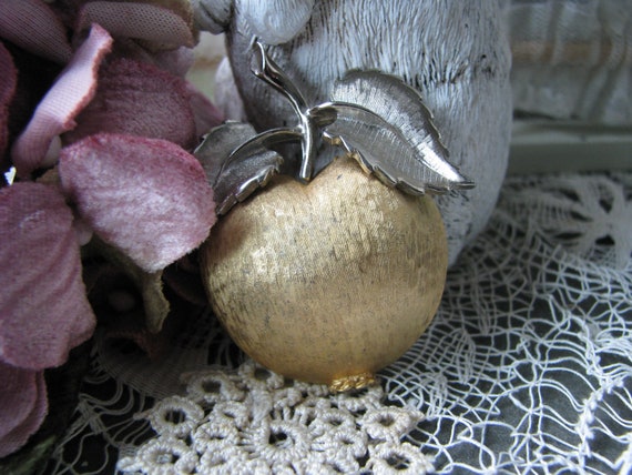 Broche Bijou En Forme De Pomme Pour Enseignant(e) - Couleur Or - Vintage - Occasion