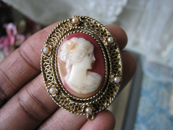 Vintage Victorian Style Cameo Brooch Pendant, Vin… - image 1