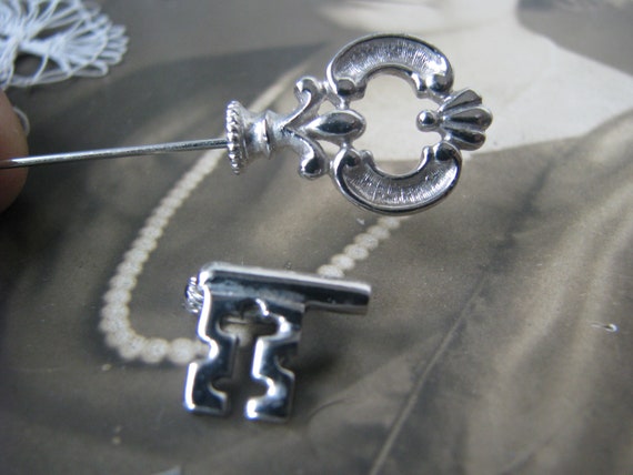 Vintage Stick Pin, Skeleton Key Stick Pin, Key St… - image 4