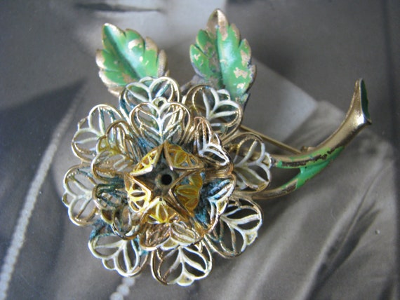 Vintage Metal Flower brooch, Filigree Flower Broo… - image 2