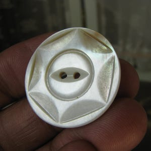 Antique Carved Shell Button, Antique Mother Of Pearl Button, Mother Of Pearl Button, Victorian Carved Button, White Mother Of Pearl