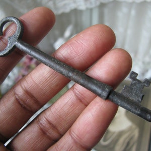 Decoración antigua de Halloween, llave francesa antigua, llave antigüedad del pecho, gran llave antigua, llave de la boda, ficha de boda, ficha de amor