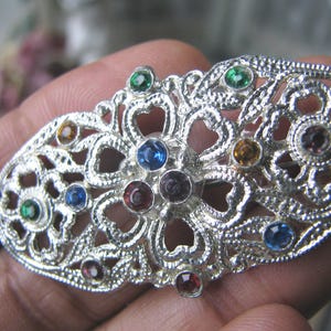 Vintage Art Deco-brosch i paste, metallbrosch med öppet blommönster