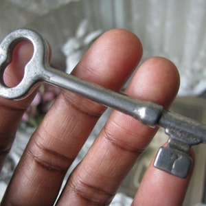 Decoración antigua de Halloween, llave francesa antigua, llave antigüedad del pecho, gran llave antigua, llave de la boda, ficha de boda, ficha de amor