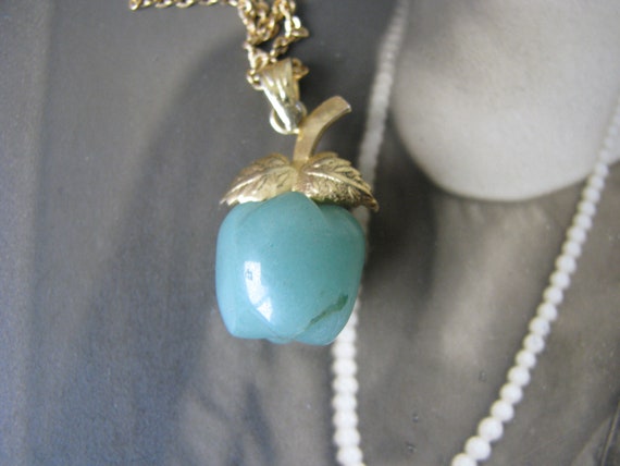 Vintage Faux Jade Necklace, Jade Apple Necklace, … - image 5