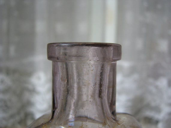 Antique Perfume Bottle, Antique Molded Glass Bott… - image 4