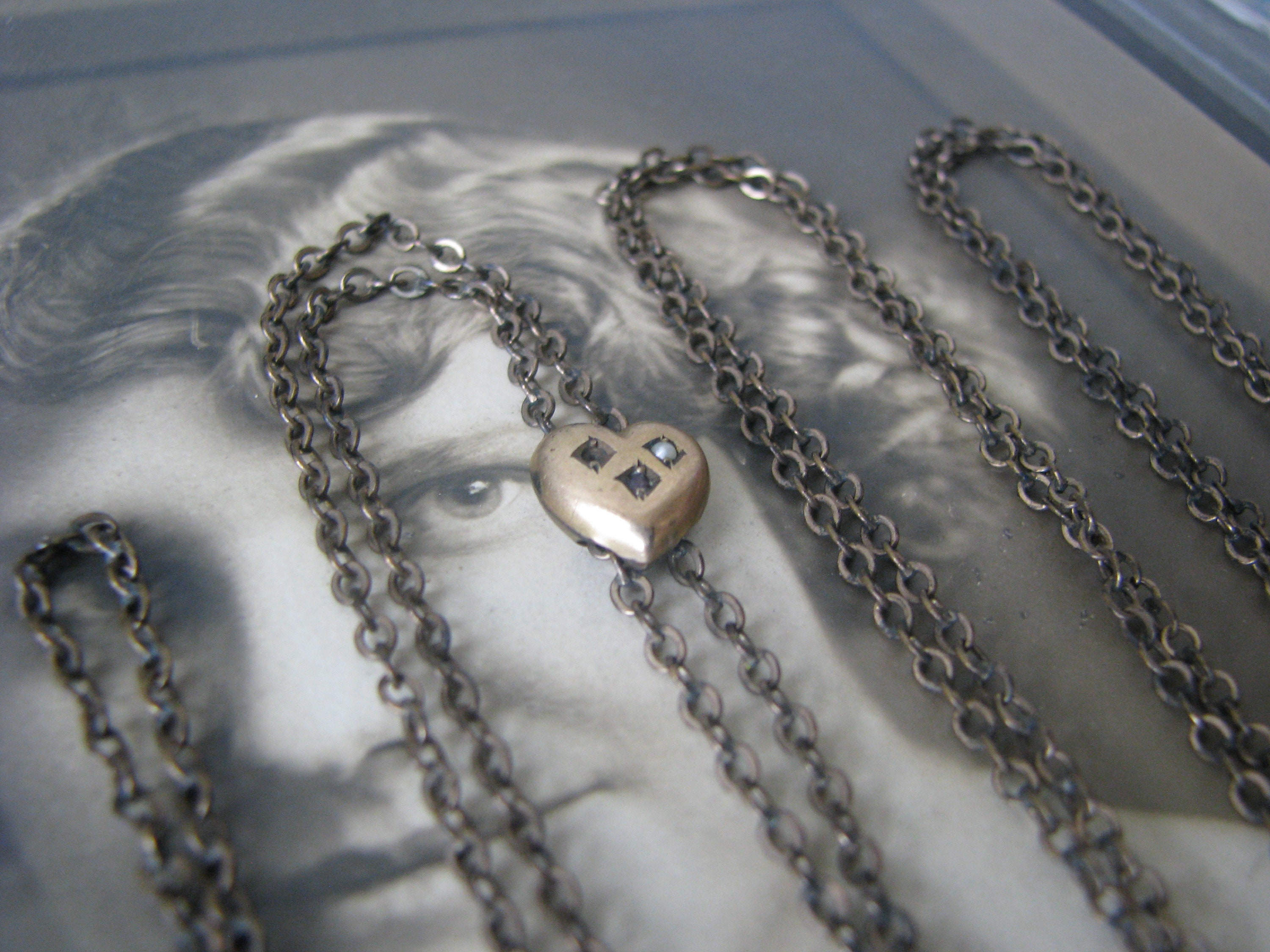 Chaîne De Montre Victorienne Remplie D'or Avec Pendentif Coeur Gonflé - Occasion, Bon état