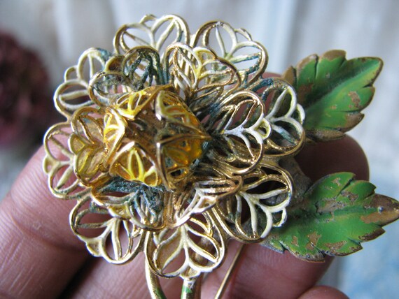 Vintage Metal Flower brooch, Filigree Flower Broo… - image 5