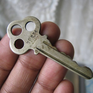 Antique Brass Key, Antique Flat Key, Antique Pin Tumbler Key, Grip Tumbler Key, Antique Steampunk Key, Key Pendant, Clover Top, Yale & Towne