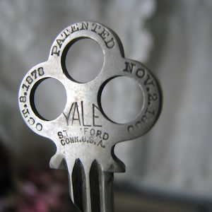 Antique Brass Key, Flat Brass Key, Antique Yale Key, Antique Pin Tumbler Key, Antique Steampunk Key, Key Pendant, Clover Top