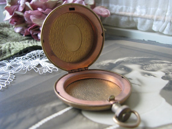 Vintage Pocket Watch Locket, Large Round Locket, … - image 3