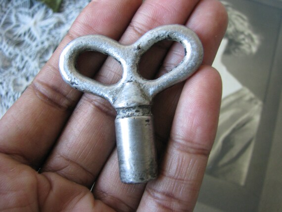 Brass Double ended Clock Key (JAS) Brass Double ended Clock Key (JAS)