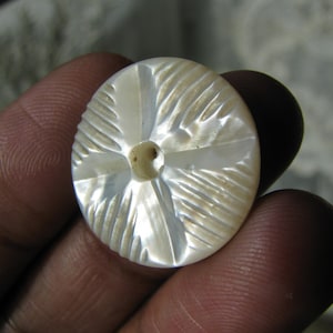 Antique Carved Shell Button, Antique Mother Of Pearl Button, Mother Of Pearl Button, Victorian Carved Button, White Mother Of Pearl