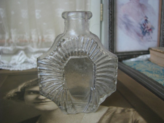 Antique Perfume Bottle, Antique Molded Glass Bott… - image 10