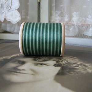 Antique French Thread, Antique Ombre Thread, Cartier Bresson Thread, Antique Green Floss, Antique Spool of Thread, A La Croix Thread