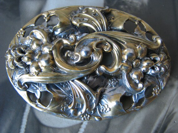 Antique Art Nouveau Brooch, Antique Floral Repous… - image 3