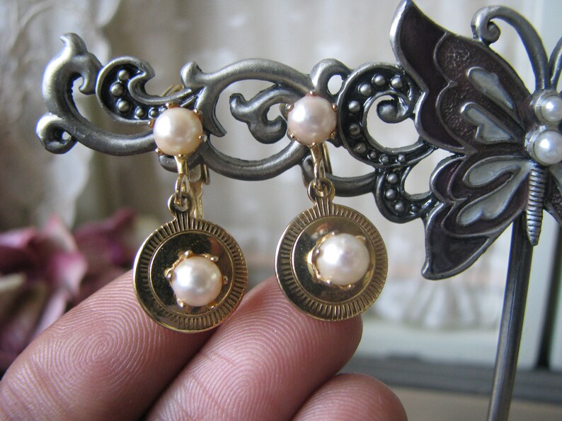 Cultured Pearl Earrings Wedding Pearls Bridal Earrings Vintage Pearl Earrings Pearl Wedding Earrings Vintage Clip On Earrings