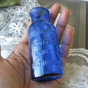 Antique Cobalt Bottle, BROMO SELTZER Bottle, Cobalt Blue Bottle, Cobalt Medicine Bottle, Small Medicine Bottle, Collectible Medicine Bottle