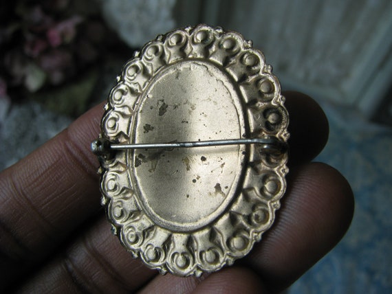 1940's Victorian Cameo Brooch, Repousse Black Cam… - image 7