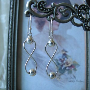 Figure 8 Earrings Etsy
