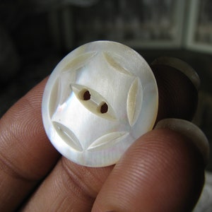Antique Carved Shell Button, Antique Mother Of Pearl Button, Mother Of Pearl Button, Victorian Carved Button, White Mother Of Pearl