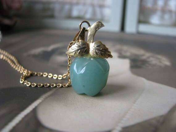 Vintage Faux Jade Necklace, Jade Apple Necklace, … - image 2