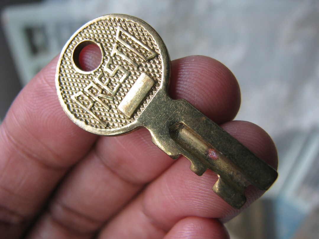 Vintage PRESTO Key, Presto Lock Co., Presto Lock Key, Presto Gold Key