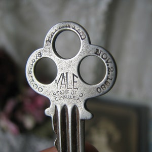 Antique Brass Key, Flat Brass Key, Antique Yale Key, Antique Pin Tumbler Key, Antique Steampunk Key, Key Pendant, Clover Top
