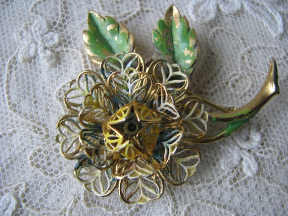 Vintage Metal Flower brooch, Filigree Flower Broo… - image 8