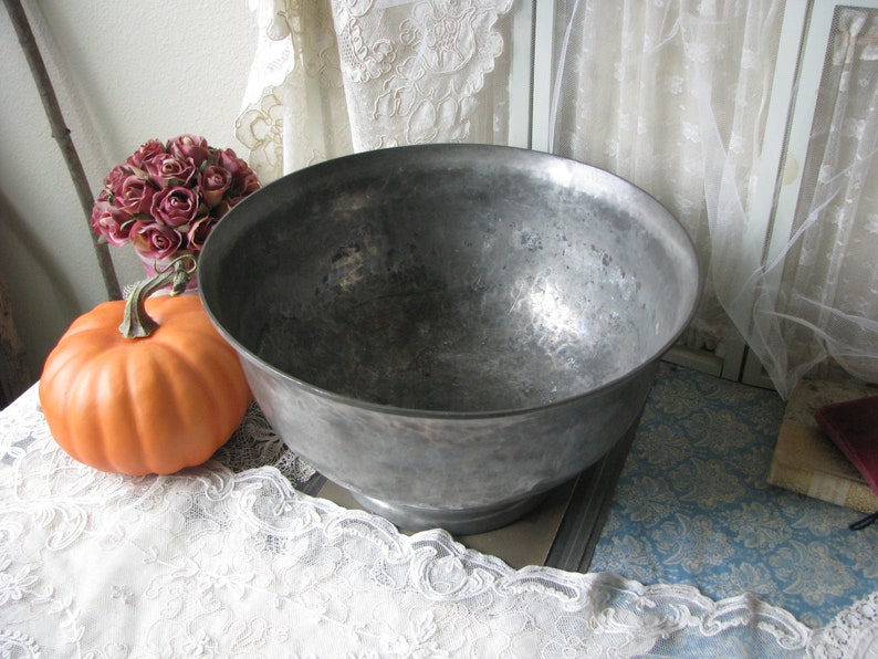 Antique Christmas Decor Antique Pewter Footed Bowl Wood /& Sons Boston N.G Large Antique Pewter Bowl Antique Halloween Decor