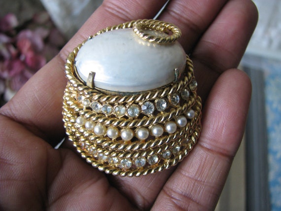 Vintage Pearl Brooch