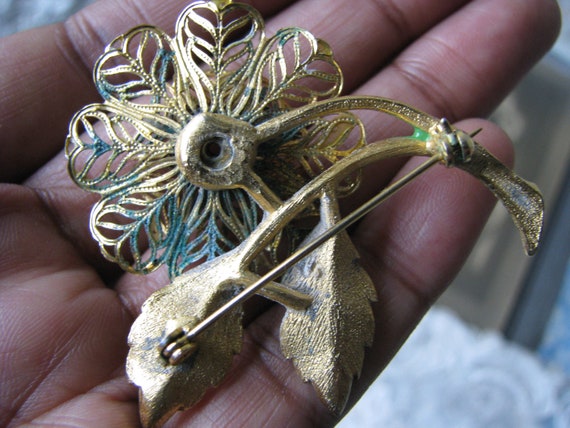 Vintage Metal Flower brooch, Filigree Flower Broo… - image 10