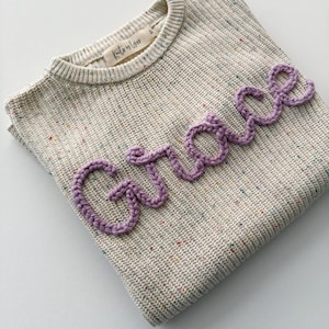 Pull avec prénom brodé à la main pour grands enfants de 6 à 12 ans, pull avec prénom personnalisé, pull brodé surdimensionné de confettis pour enfants, pull en tricot image 11