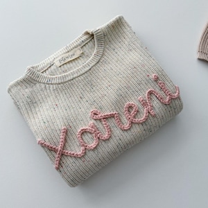 Pull avec prénom brodé à la main pour grands enfants de 6 à 12 ans, pull avec prénom personnalisé, pull brodé surdimensionné de confettis pour enfants, pull en tricot image 9