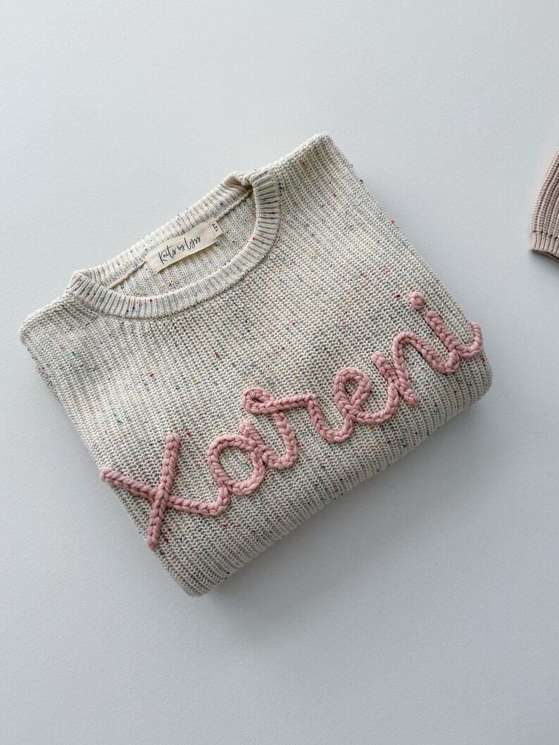 Pull avec prénom brodé à la main pour grands enfants de 6 à 12 ans, pull avec prénom personnalisé, pull brodé surdimensionné de confettis pour enfants, pull en tricot image 9