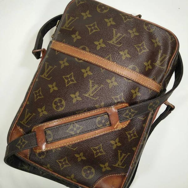 Authentic LOUIS VUITTON Monogram Danube MM Vintage 1980s, Cross Body Shoulder Bag, Good condition to useful, more photo available