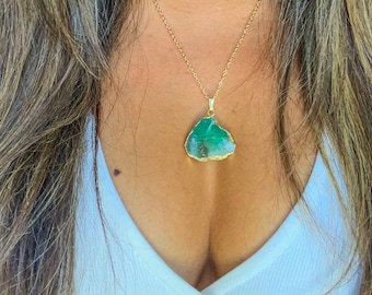 18K Gold Chrysoprase Pendant Necklace