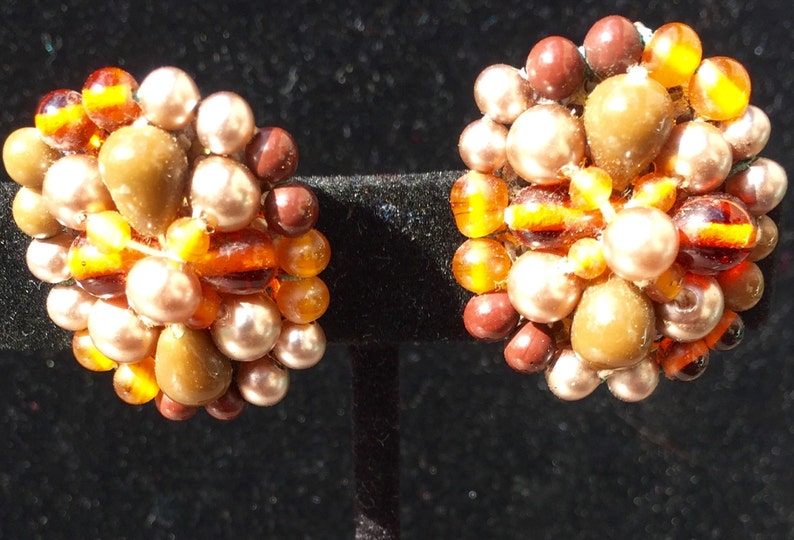 Unsigned Vintage Amber and copper colored beaded clip on earrings Mint condition