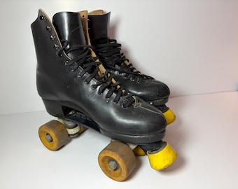 Vintage Bauer svarta läderrullskridskor - Tillverkade i Kanada - Storlek 8 (Passar herr 9-9,5) Retro gula hjul Klassisk fyrhjuling 70-80-talsstil